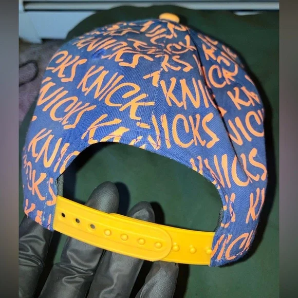 NEW YORK KNICKS SNAPBACK - Picture 3 of 9